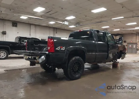 2003 Chevrolet Silverado 2500Hd Ls z USA, uszkodzony, nr VIN 1GCHK29G33E158624